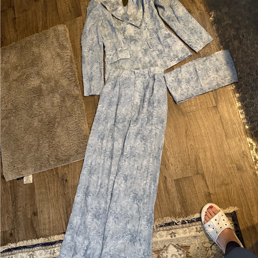Elegant Blue Floral Women's Dress trade for Dolly